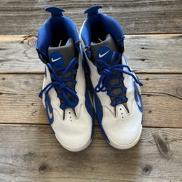 Athletic_Shoes